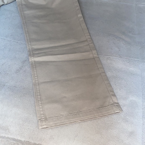 Men’s Old Navy khaki pants - Picture 3 of 3